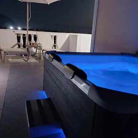 Seaview Double Private Jacuzzi بيت ضيافة Agios Georgios (Santorini)