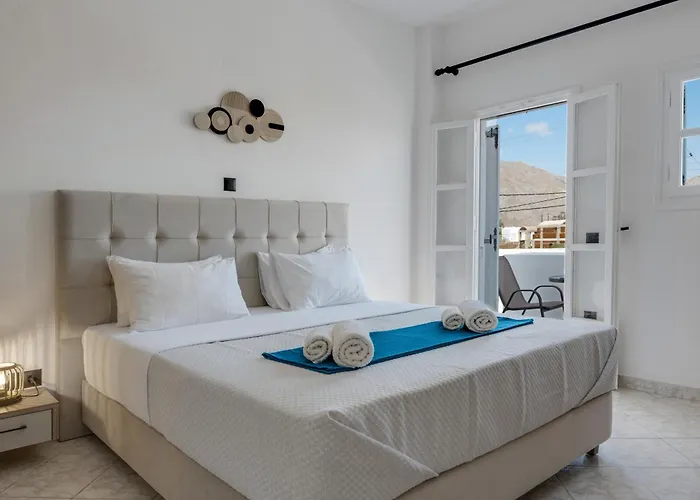 Seaview Double Private Jacuzzi 3* Agios Georgios (Santorini)