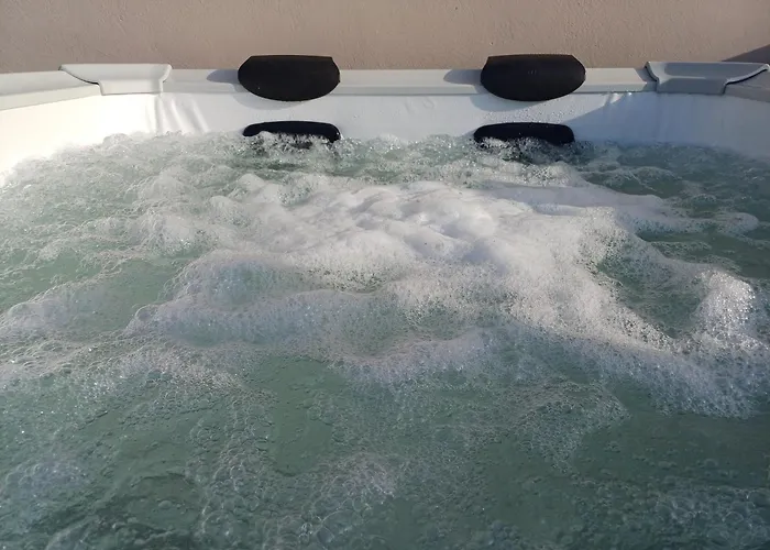 Seaview Double Private Jacuzzi 게스트하우스 3*